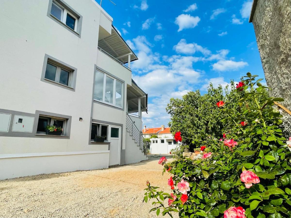 Beauty Living Jasmina Punat Exterior foto